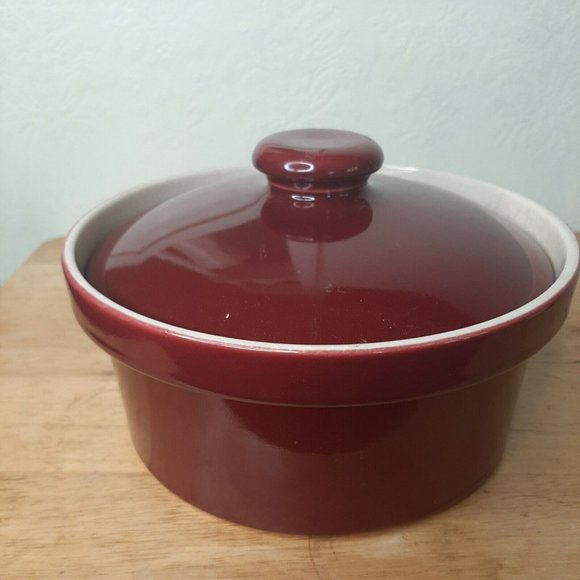 Vintage T.G Green Church Gresley Pottery casserole . Burgundy glaze 50 oz size. - Picture 1 of 3